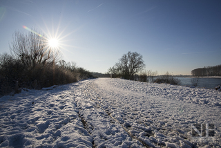 Verschneite Rheinlandschaft in Monheim-Baumberg